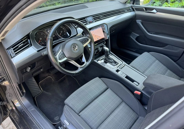 Volkswagen Passat cena 79700 przebieg: 133000, rok produkcji 2020 z Tarnogród małe 781